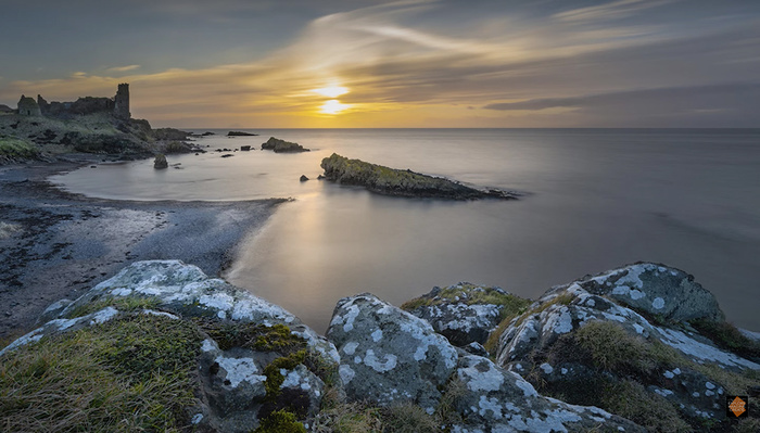 A Guide to Focus Stacking in Lightroom and Photoshop