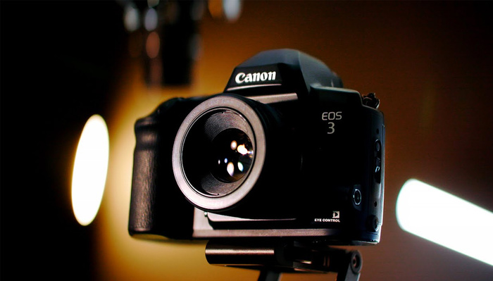 This Film Camera Has a Feature Digital Cameras Should Have